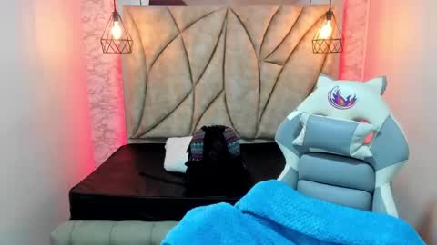   online show from February 21, 12:06 pm