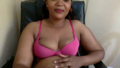Queenbebony2 online show from January 28, 6:38 am