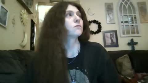 queencrimsonlvx online show from May 4, 2:37 am