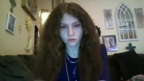 queencrimsonlvx online show from May 8, 11:13 am