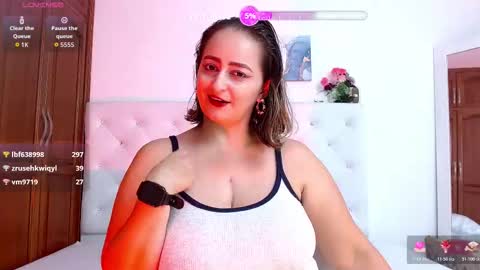 queendesiree_ online show from January 5, 7:28 pm