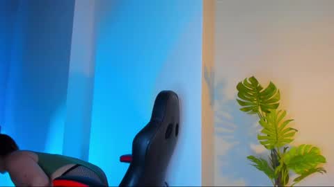 Queen online show from May 11, 6:49 pm