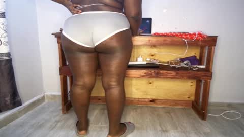 Nina online show from October 27, 7:37 am