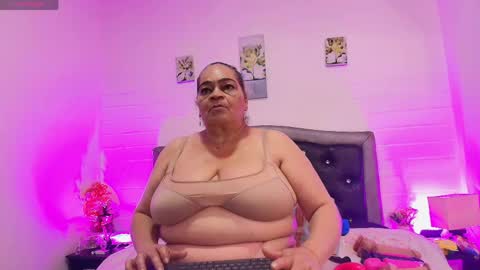 VickyBoobss online show from May 24, 12:37 pm