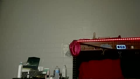 queenofmen33 online show from August 5, 10:38 pm