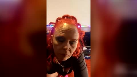 queenofmen33 online show from July 6, 10:01 pm