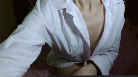 queenoftenderness online show from January 5, 8:52 pm