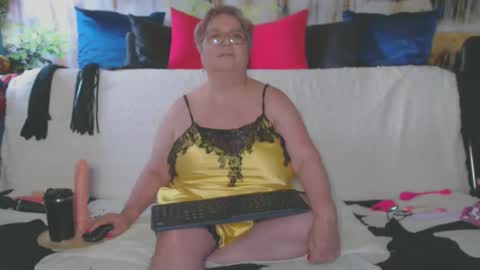 QueenPammy online show from May 5, 7:11 am
