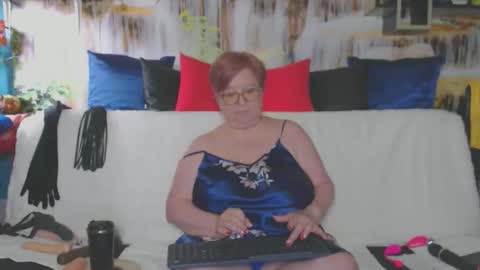 QueenPammy online show from May 10, 8:16 am