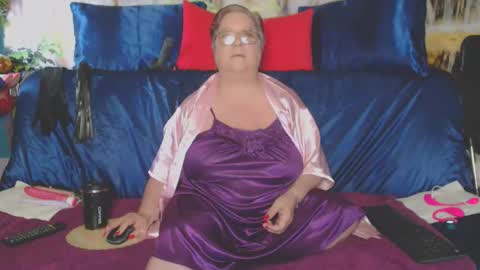 QueenPammy online show from May 1, 4:37 am