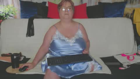 QueenPammy online show from May 18, 5:02 am