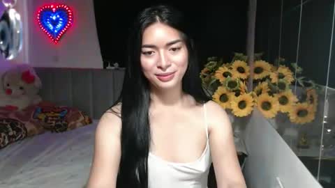 QueenPinay69 online show from November 28, 5:10 am