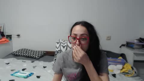 queensofiaqueen online show from April 23, 6:54 am
