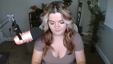 Bri online show from May 23, 2:54 am
