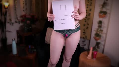 QuinnMonroe online show from December 3, 3:55 pm