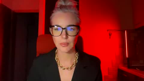 qusi28 online show from February 25, 10:20 pm