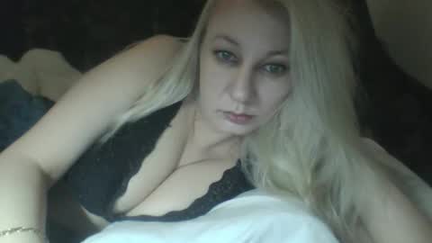 qwertyui online show from May 15, 11:40 pm