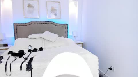 RACHEL ES online show from February 28, 9:20 am