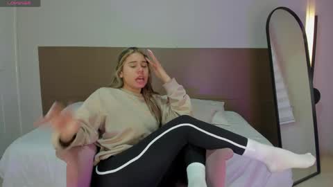 Rachell online show from May 15, 4:27 am