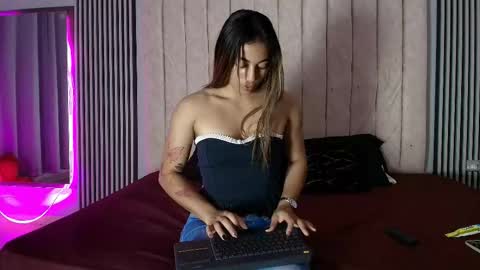 Snapshot of rachell_owen chatting on September 24, 5:06 am rachell_owen online show from September 24, 5:06 am