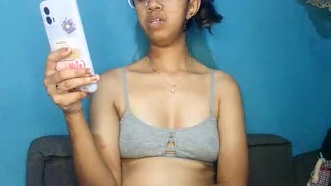 RachelShiny online show from April 12, 7:05 pm