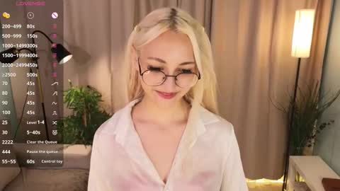 Karina online show from September 28, 9:31 pm