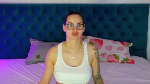 sweet peach online show from October 18, 7:55 am