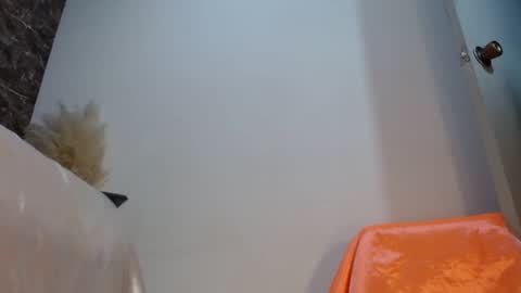 raichellcooper1 online show from September 24, 5:56 pm