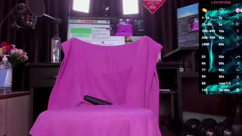 Laura online show from December 11, 2:41 am