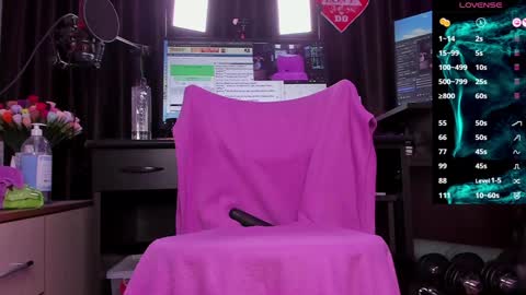 Laura online show from December 10, 2:48 am