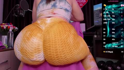 Laura online show from December 12, 2:59 am