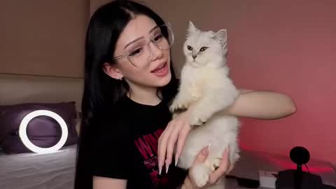 Luna online show from October 24, 6:26 pm