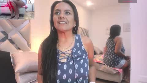 Raquel Moore  online show from September 30, 3:39 pm