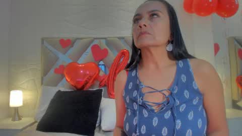 Raquel Moore  online show from February 16, 3:59 pm