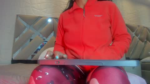 Raquel Moore  online show from February 7, 8:11 am