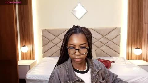 Raquel online show from April 5, 12:15 pm