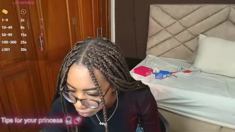 Raquel online show from October 10, 12:10 pm