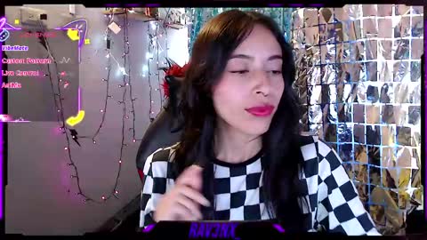   online show from May 12, 10:05 pm