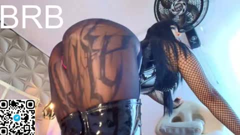   online show from December 3, 11:01 am