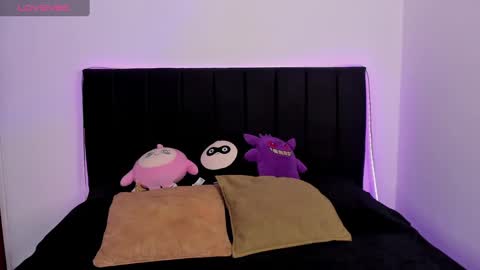 Snapshot of raven__white1 chatting on March 8, 9:51 pm Raven online show from March 8, 9:51 pm