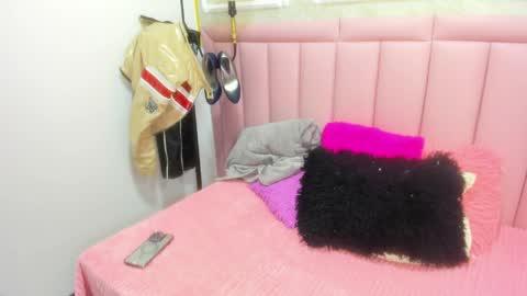 raven_loove online show from May 8, 7:49 pm