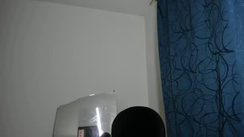 Snapshot of raven_rouge chatting on December 20, 5:47 am gata online show from December 20, 5:47 am