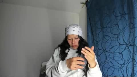 Snapshot of raven_rouge chatting on February 25, 4:03 am gata online show from February 25, 4:03 am