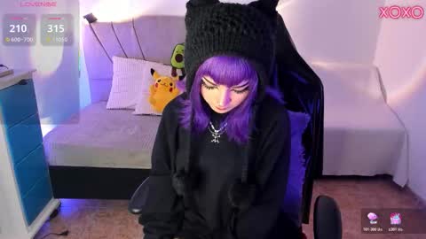 ravencollen online show from November 21, 1:57 pm