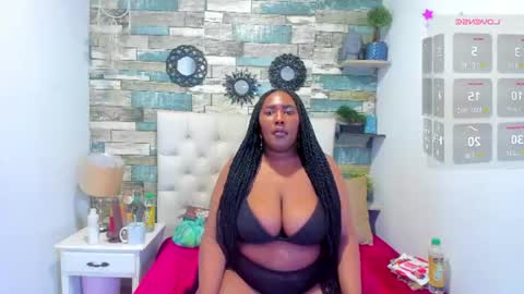 ravennova_ online show from July 14, 4:33 pm