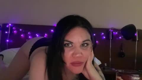 Raven Ray online show from May 25, 6:40 pm