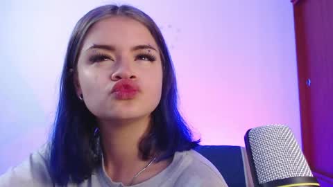 raventh_ online show from May 26, 4:01 am