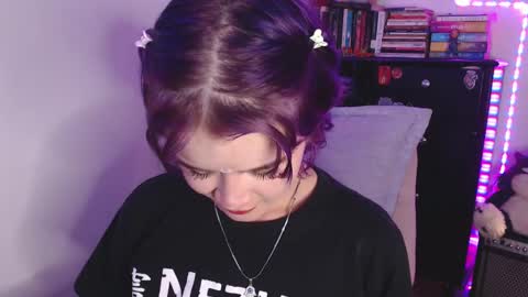 Snapshot of raventh_ chatting on March 8, 1:26 am raventh_ online show from March 8, 1:26 am