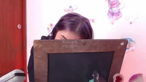 raventh_ online show from May 16, 12:04 pm