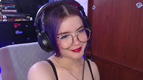Snapshot of raventh_ chatting on September 22, 9:57 pm raventh_ online show from September 22, 9:57 pm